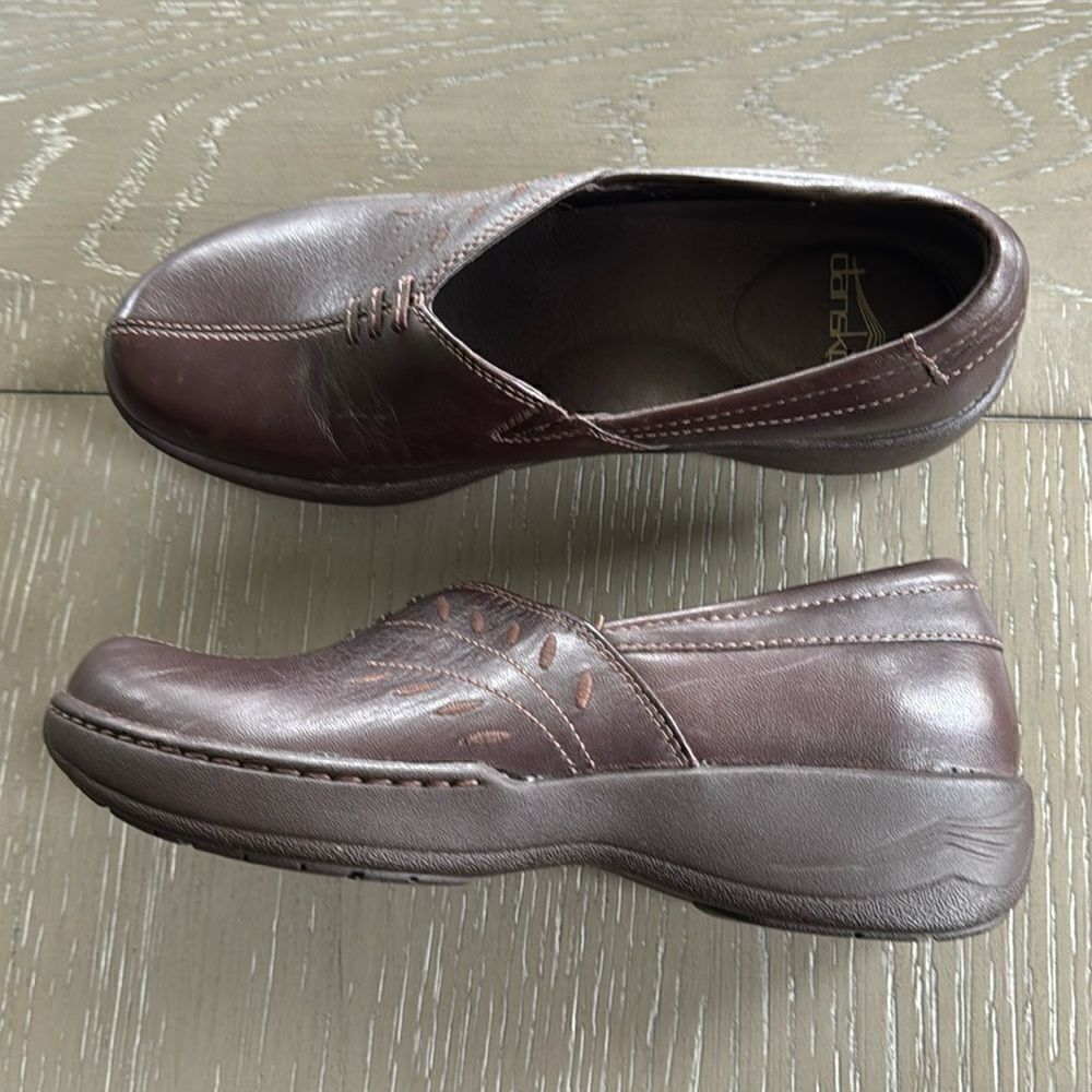 Dansko Women’s Abigail Brown Leather Slip On Clogs Nursing Comfort Shoes Size 38